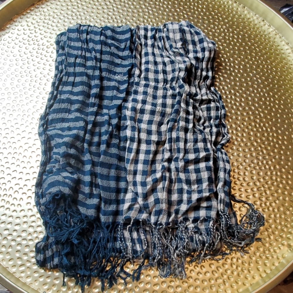 Two toned scarf